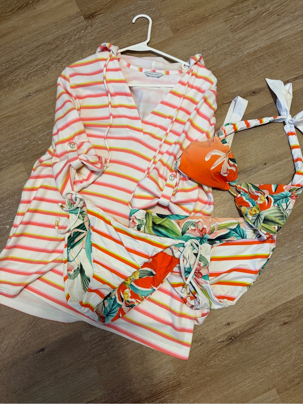 Women’s Trina Turk Reversible Swim Set Bikini + Coverup / Medium 6